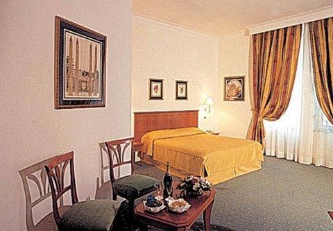 Hotel Ateneo Garden Palace