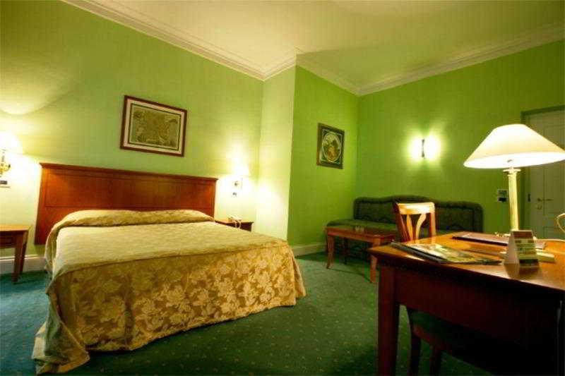 Hotel Ateneo Garden Palace 4*