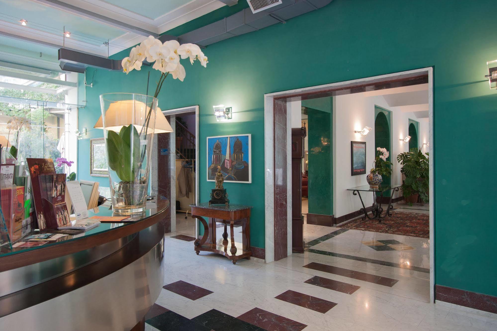 Hotel Ateneo Garden Palace